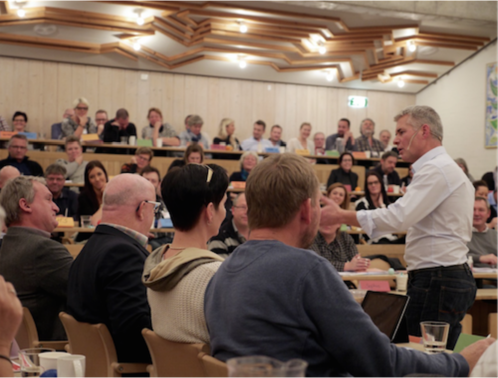 KV-17: Vil du lære at styre et vælgermøde eller en tv-debat?